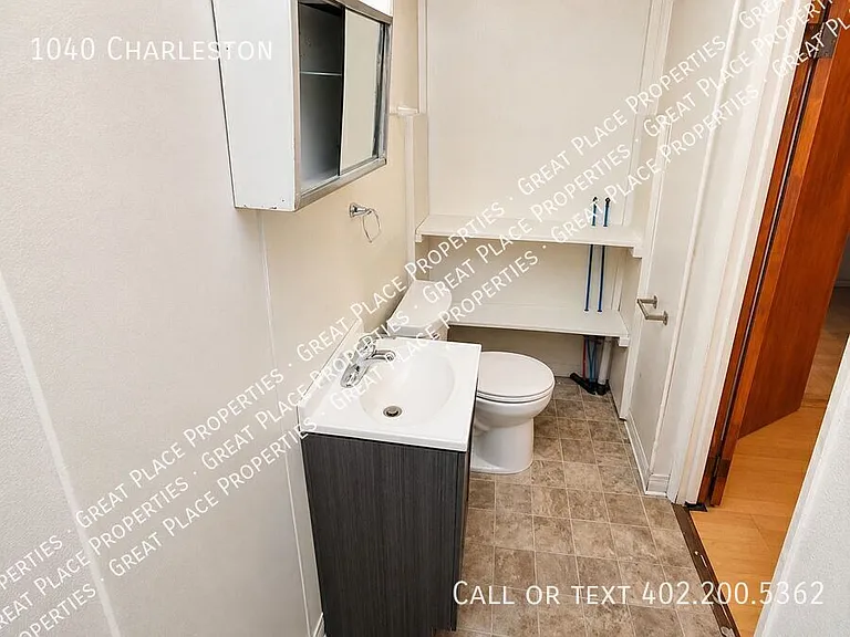 1040 Charleston St — Photo 11