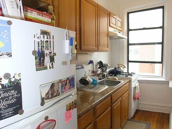 4th image of 246 7th Ave APT 10
