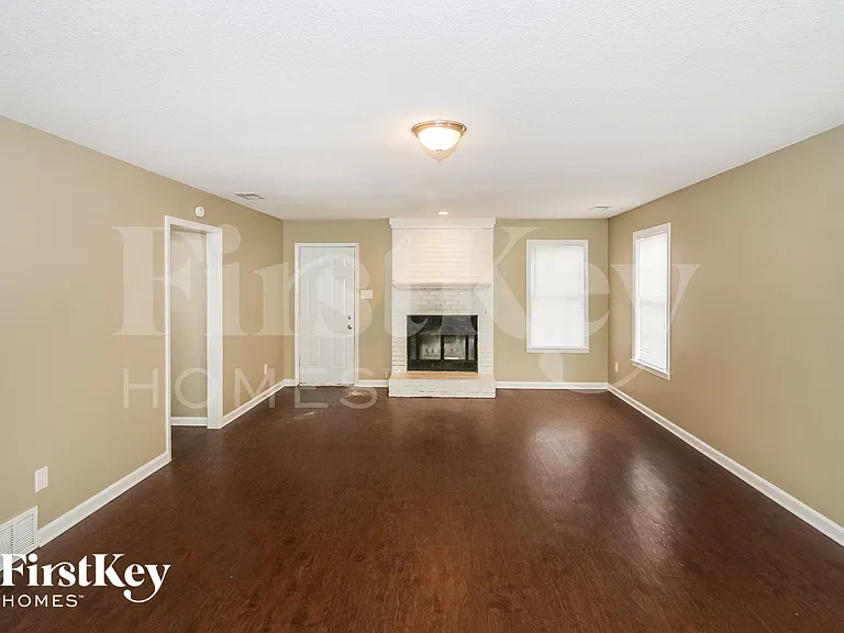 7196 Butterfly Dr — Photo 3