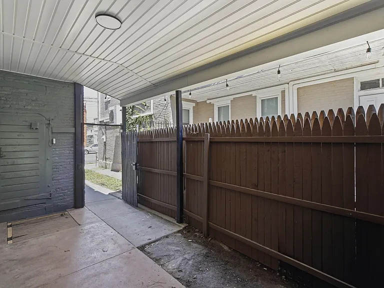 642-644 Walnut St — Photo 6