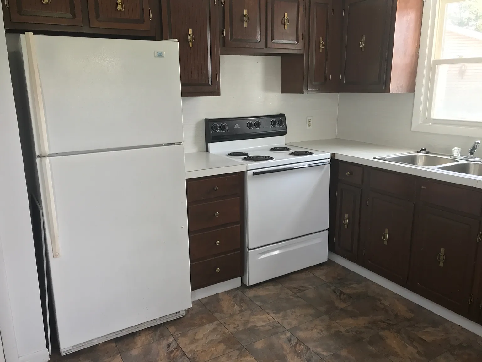 808/810 Virginia Avenue - 810 — Photo 3