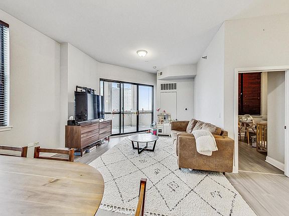 4th image of 1464 S Michigan Ave APT 1601
