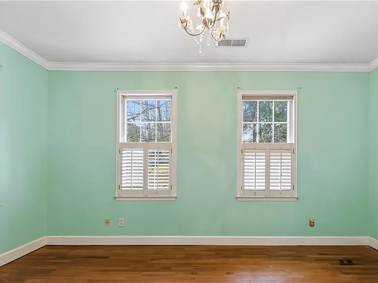 430 W Wesley Rd NW — Photo 60