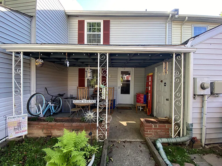 305 Rock Spring Dr SW — Photo 2