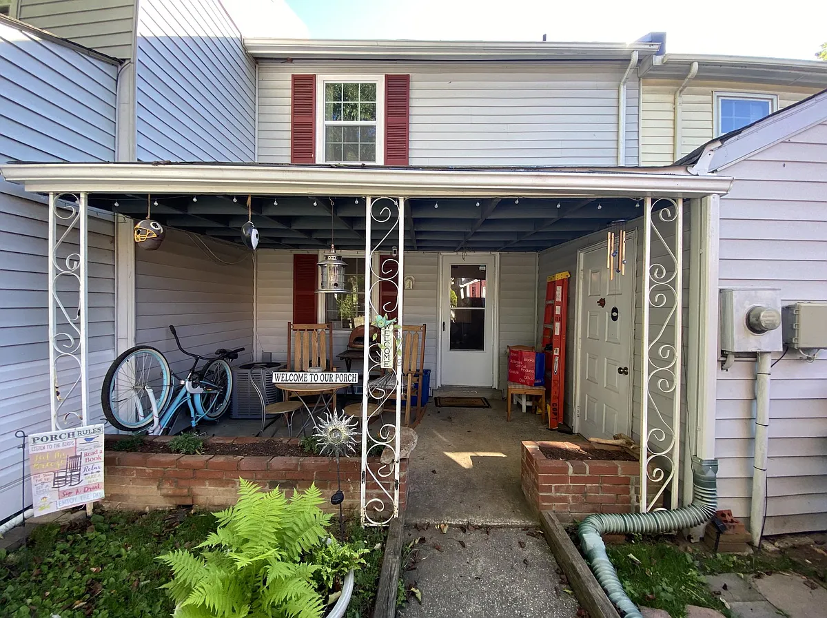 Building Photo - 305 Rock Spring Dr SW