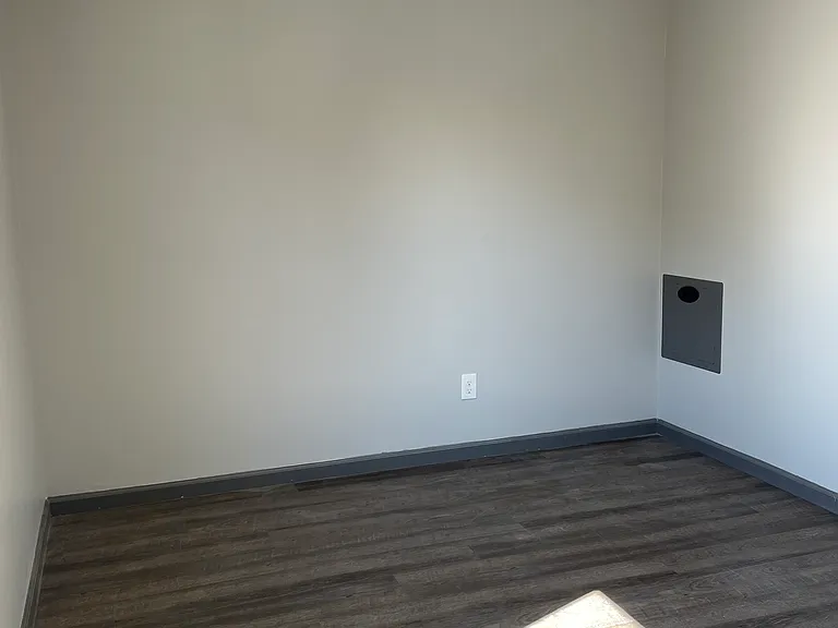 1216 Vance Ave — Photo 6