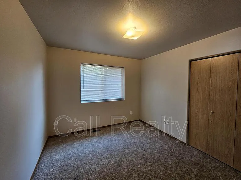 2420 E Joseph Ave — Photo 9