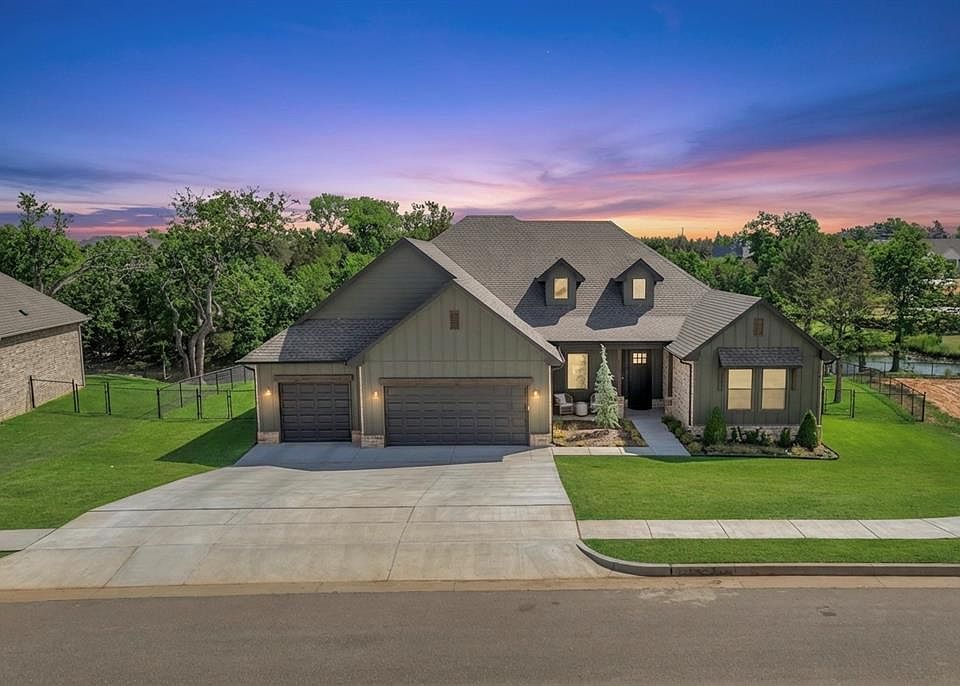 1st image of 8110 Goldfinch Dr