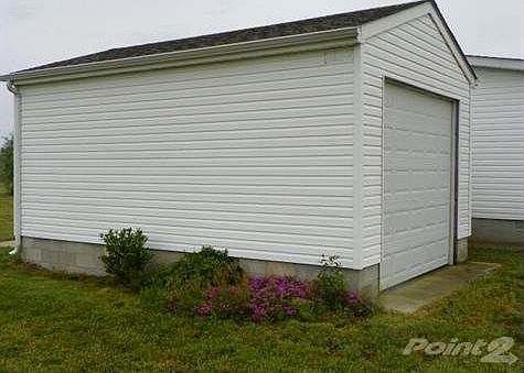 Detached garage