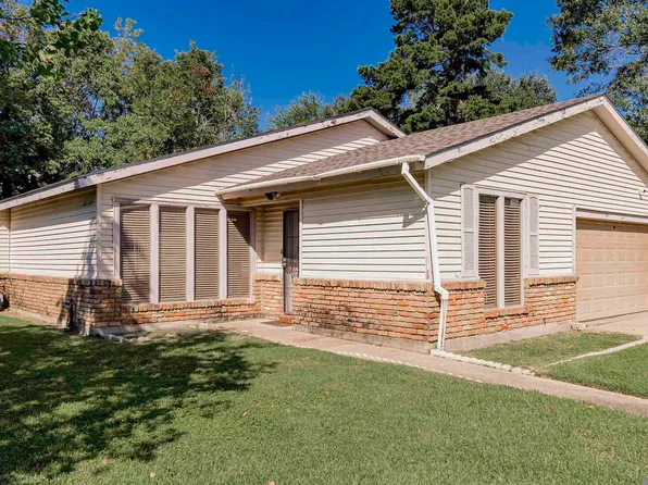 2121 Oak Knoll Dr, Baton Rouge, LA 70815