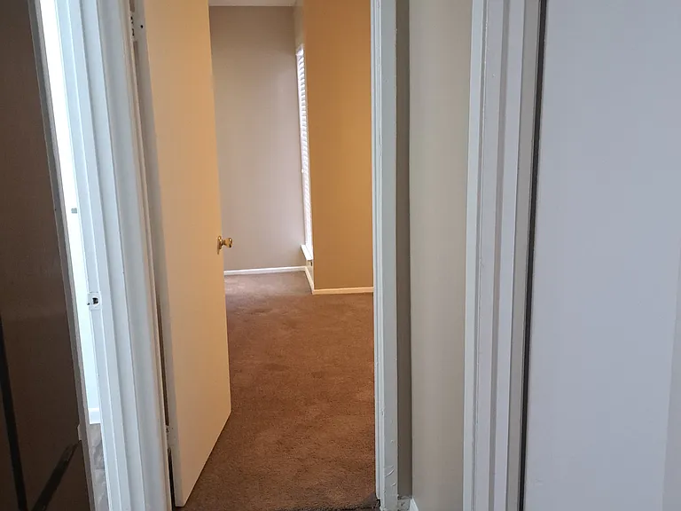 Peachtree Apartments — Photo 25