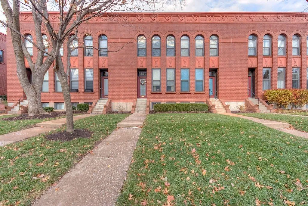 4333D Laclede Ave photo 1