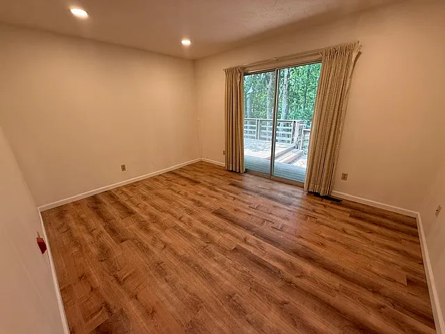 17482 Falling Water Rd — Photo 7
