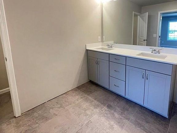 5th image of 111 Millers Ln