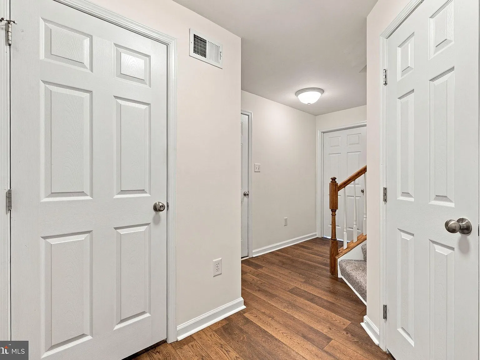3 bed, 2.5 bath, 1760 sqft, $2,300 — Photo 4