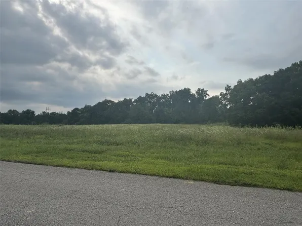 524 Castle Rock Bend Dr, O'Fallon, MO 63366