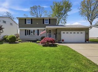 881 Castlebar Dr, North Tonawanda, NY 14120