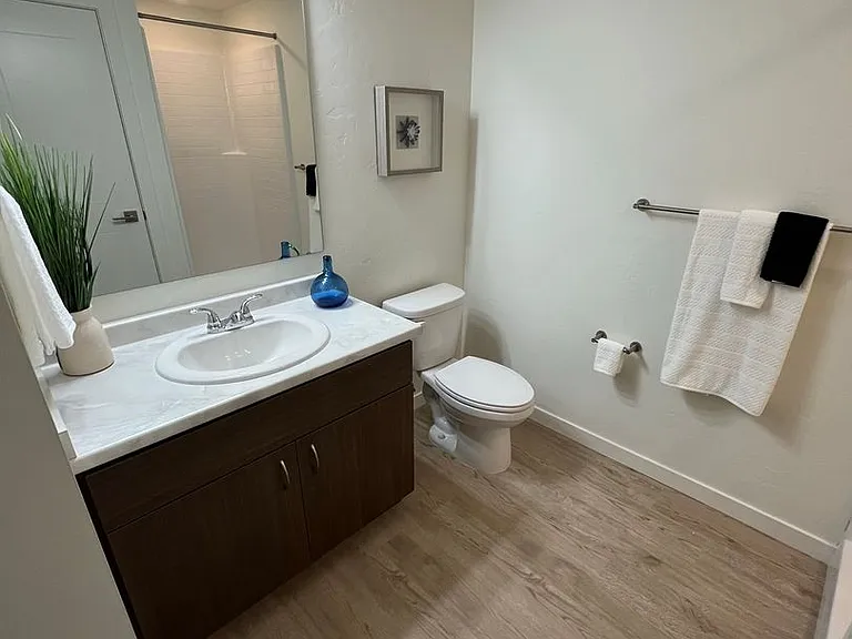 Lexington Sky Apartments — Photo 30