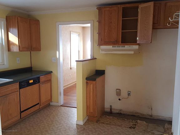 5th image of 204 Kimbark Ave