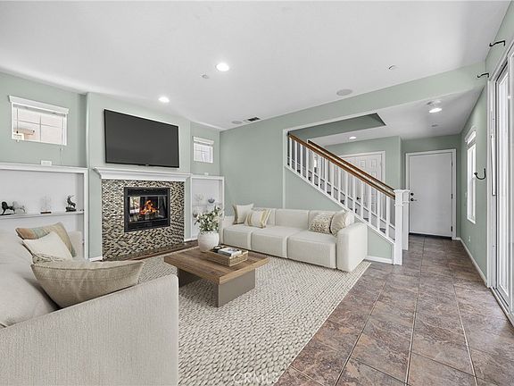 2nd image of 25 Amy Way