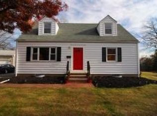 33 Pinetree Ln, Morris Plains, NJ 07950