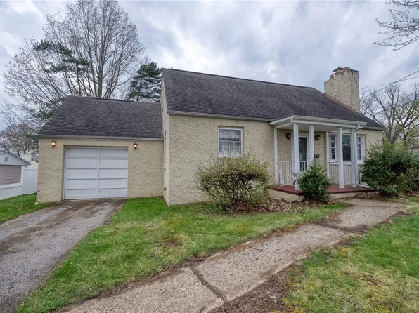 1703 N Mercer St, New Castle, PA 16105