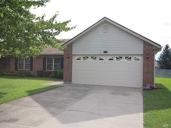 3rd image of 124 Warner Dr