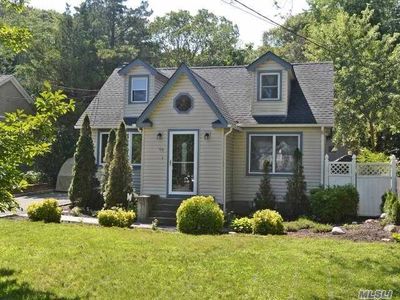 48 Peconic St, Selden, NY, 11784