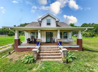 16 Riverside Dr, Barnardsville, NC 28709