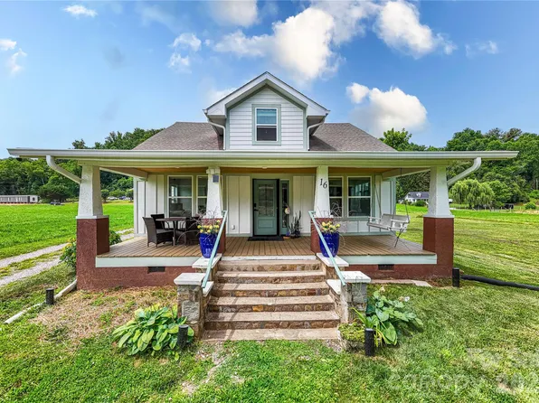 16 Riverside Dr, Barnardsville, NC 28709