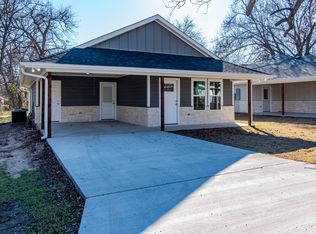 808 E 12th St, Bonham, TX 75418