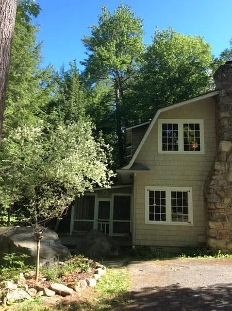 Building Photo - 4504 Lakeshore Dr