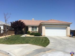 2325 E Newgrove St, Lancaster, CA 93535