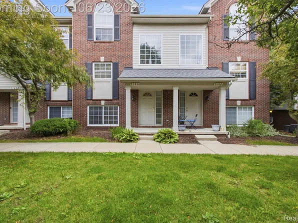 3146 Promenade Cir, Ann Arbor, MI 48108