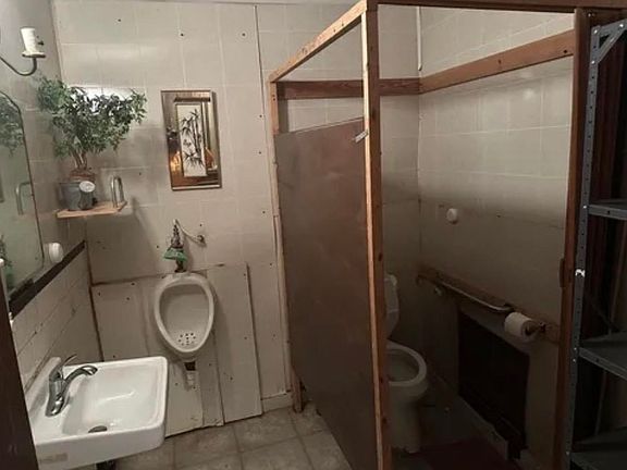 5th image of 1314 S Willett St