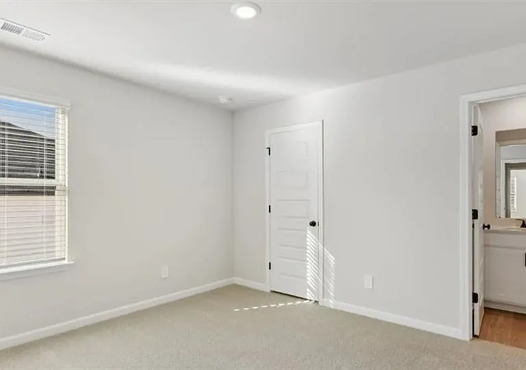 2828 Sweet Red Cir — Photo 14