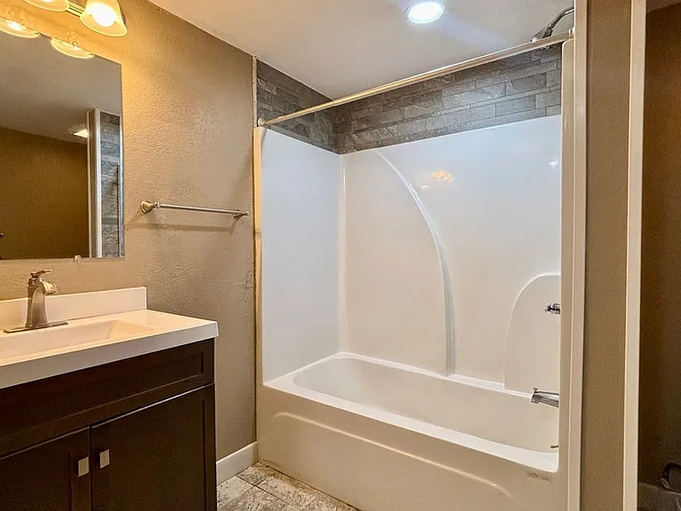 626 W Main St #2 — Photo 6