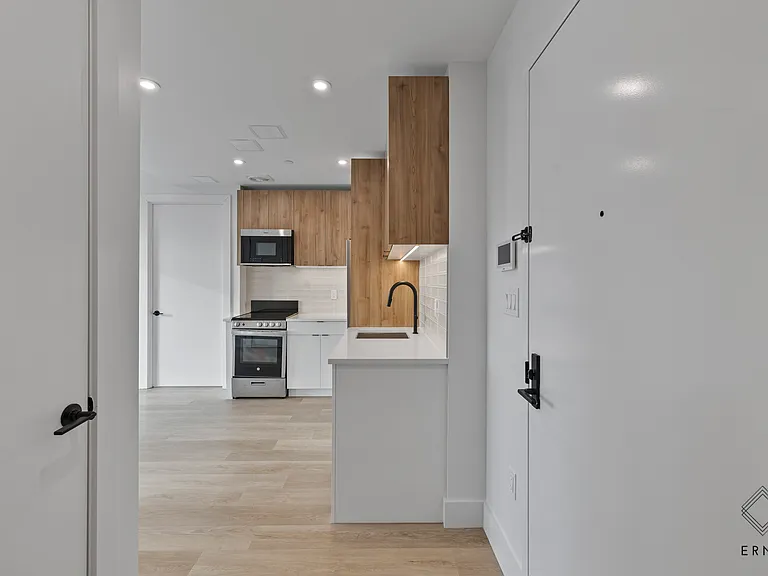 80 Linden Blvd #8R — Photo 5