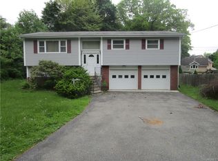 76 Trolley Rd, Montrose, NY 10548