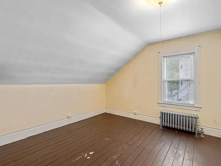 12 Lincoln Ave — Photo 11