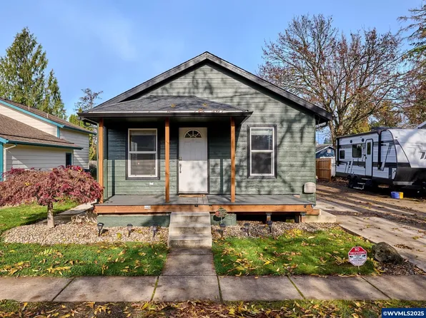 1006 Well St, Silverton, OR 97381