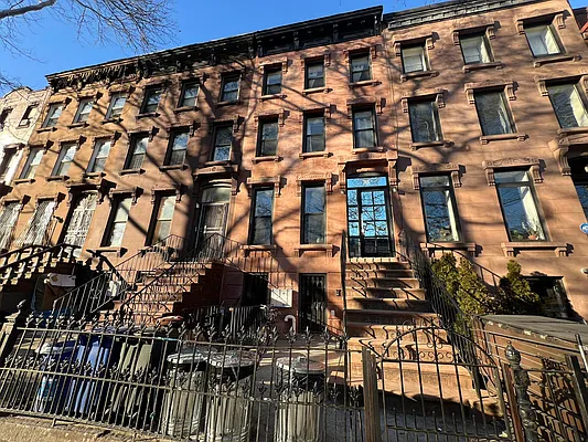 Rented by EXR | media 13