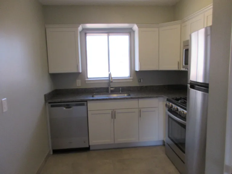 4729 California St #8 — Photo 3