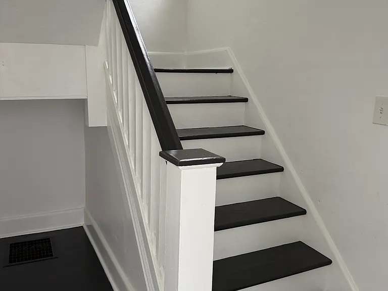 115 Melrose Ave S #2 — Photo 10