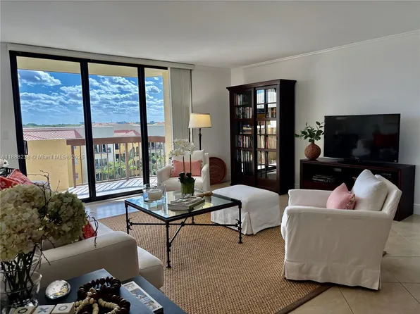 600 Biltmore Way APT 718, Coral Gables, FL 33134