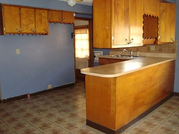 5th image of 4423 Muriel Ave