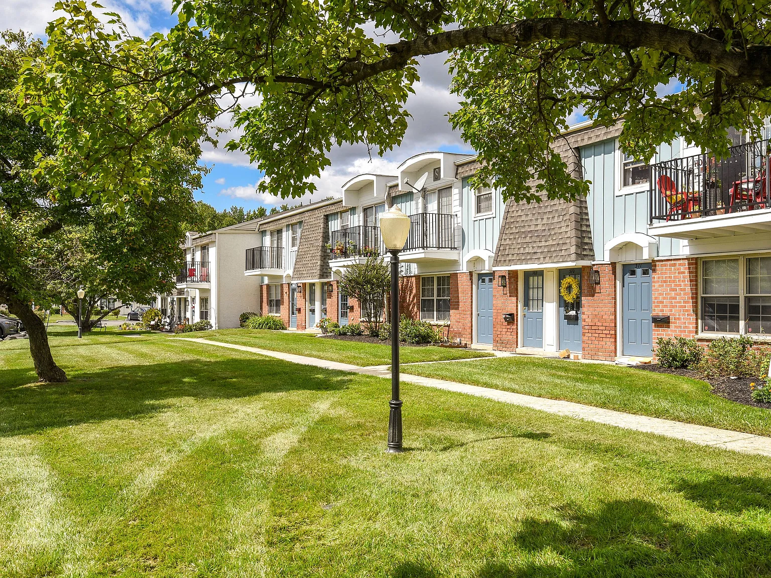 Heather Ridge Apartments — Photo 1