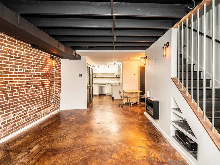 811 T St NW — Photo 3