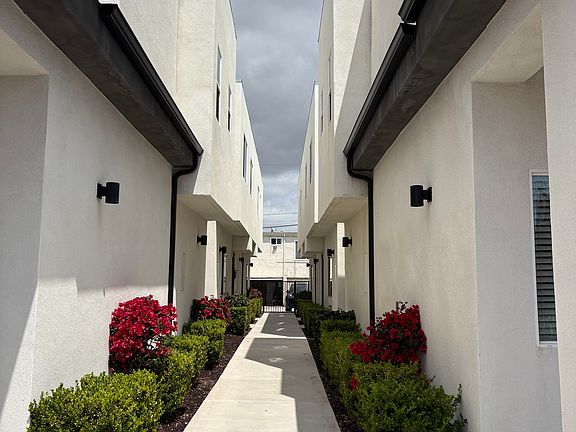 2nd image of 4267 35th St