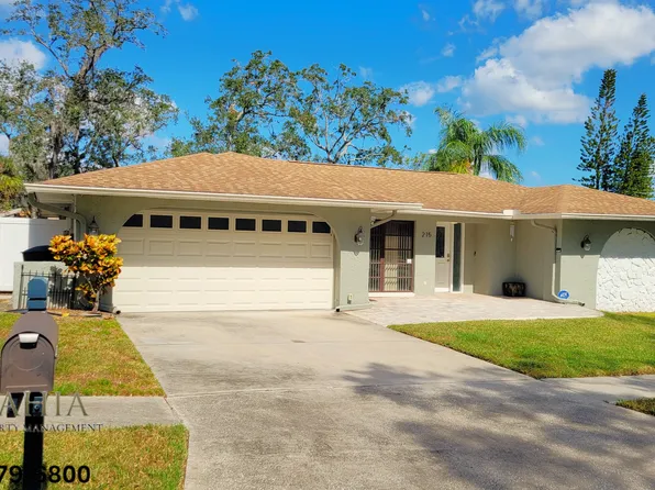 215 Meadowcross Dr, Safety Harbor, FL 34695